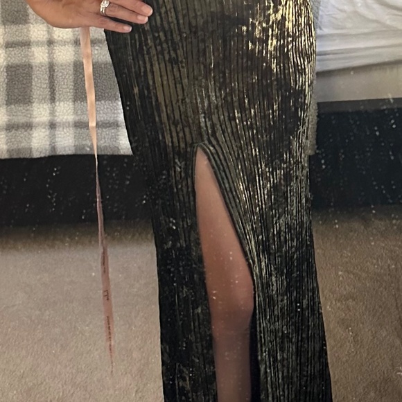 Lulus Classy Sensation Olive Velvet Pleated Strapless Maxi Dress Green - Size S - Picture 5 of 5